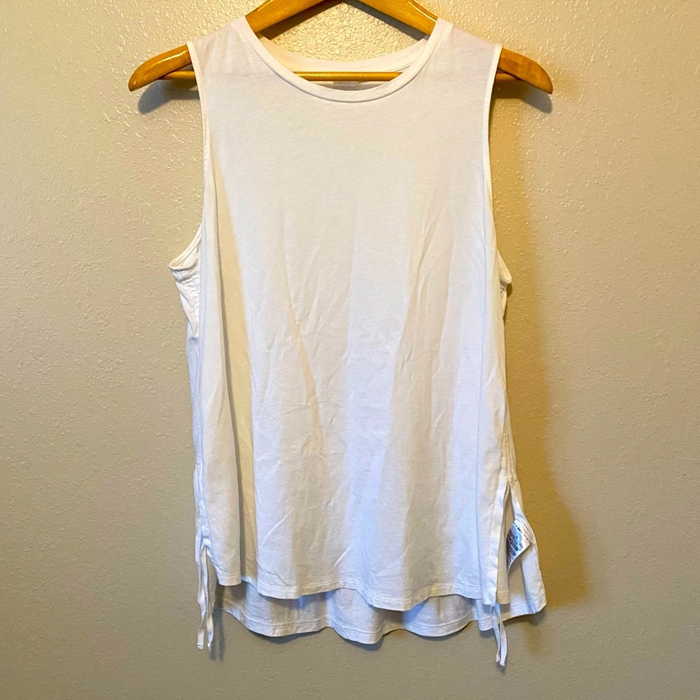Gap sleeveless tank
